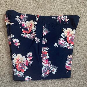 Lee Mid rise Navy Floral shorts, Size 12 medium